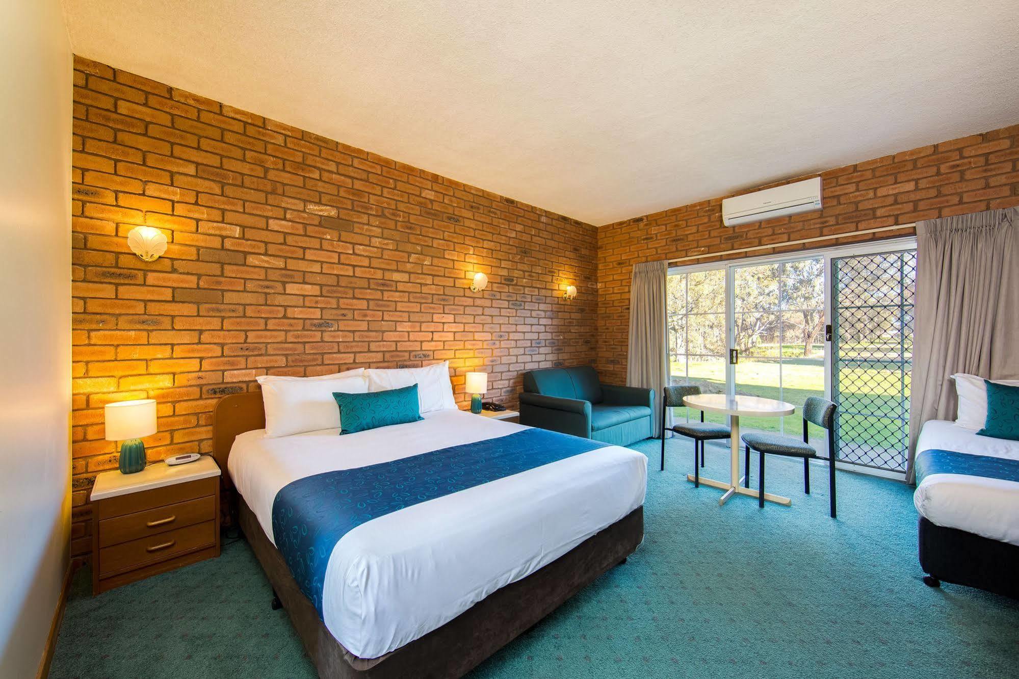 Thurgoona Country Club Resort Extérieur photo