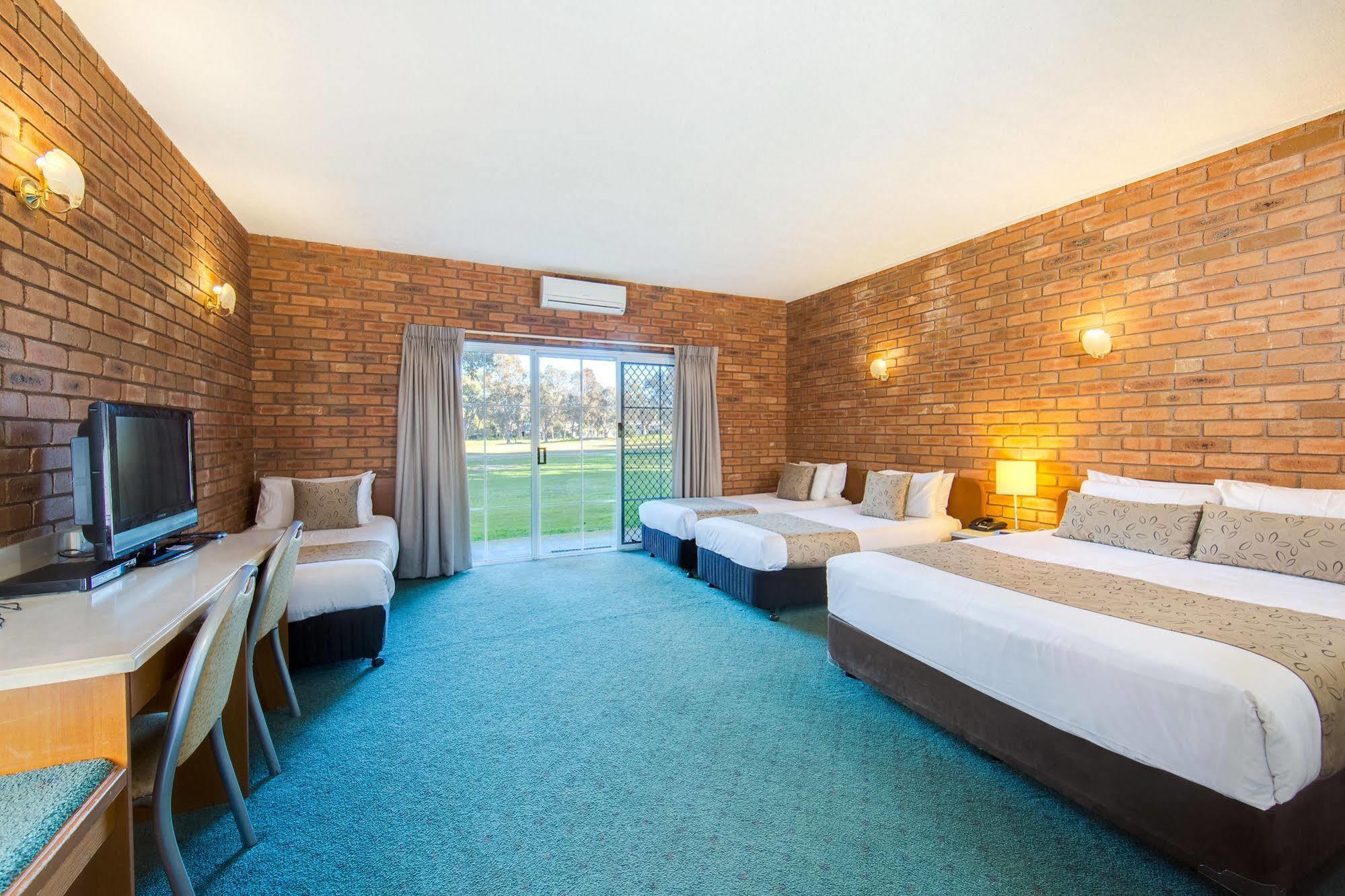 Thurgoona Country Club Resort Extérieur photo